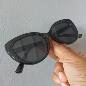 Black Oversized Cat Eye Groove Frame Sunglasses - Paloma