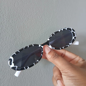 Black White Small Retro Oval Frame Sunglasses - Della